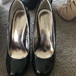 Madden girl black pumps